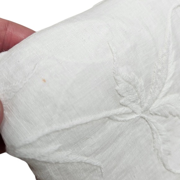 Vintage White Dainty Gauzy Embroidered Floral 34x34 Tablecloth Cottagecore Linen - Picture 7 of 12